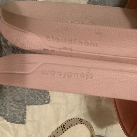 Adidas Pink and White Adilette Slides - Size 7 - EUC - Picture 6 of 10